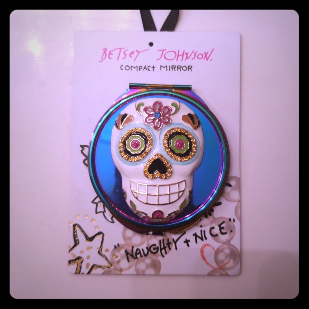 Betsey Johnson NWT sugar skull compact mirror